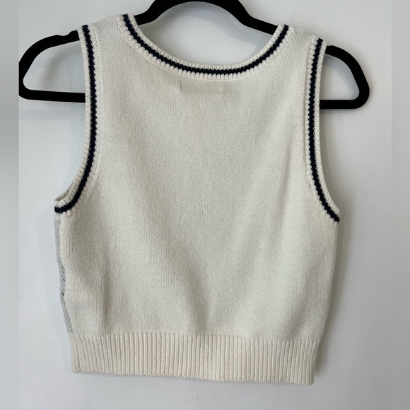 Hollister sweater vest - Picture 2 of 3